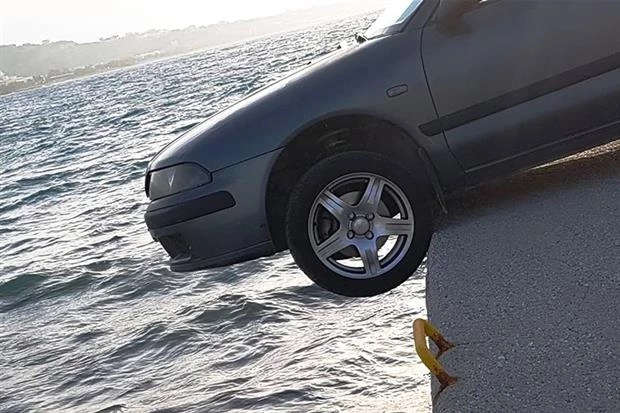 Ιεράπετρα: Πάτησε φρένο και σταμάτησε σε αυτό το σημείο – Πάγωσε όταν βγήκε από το αυτοκίνητο (εικόνες)